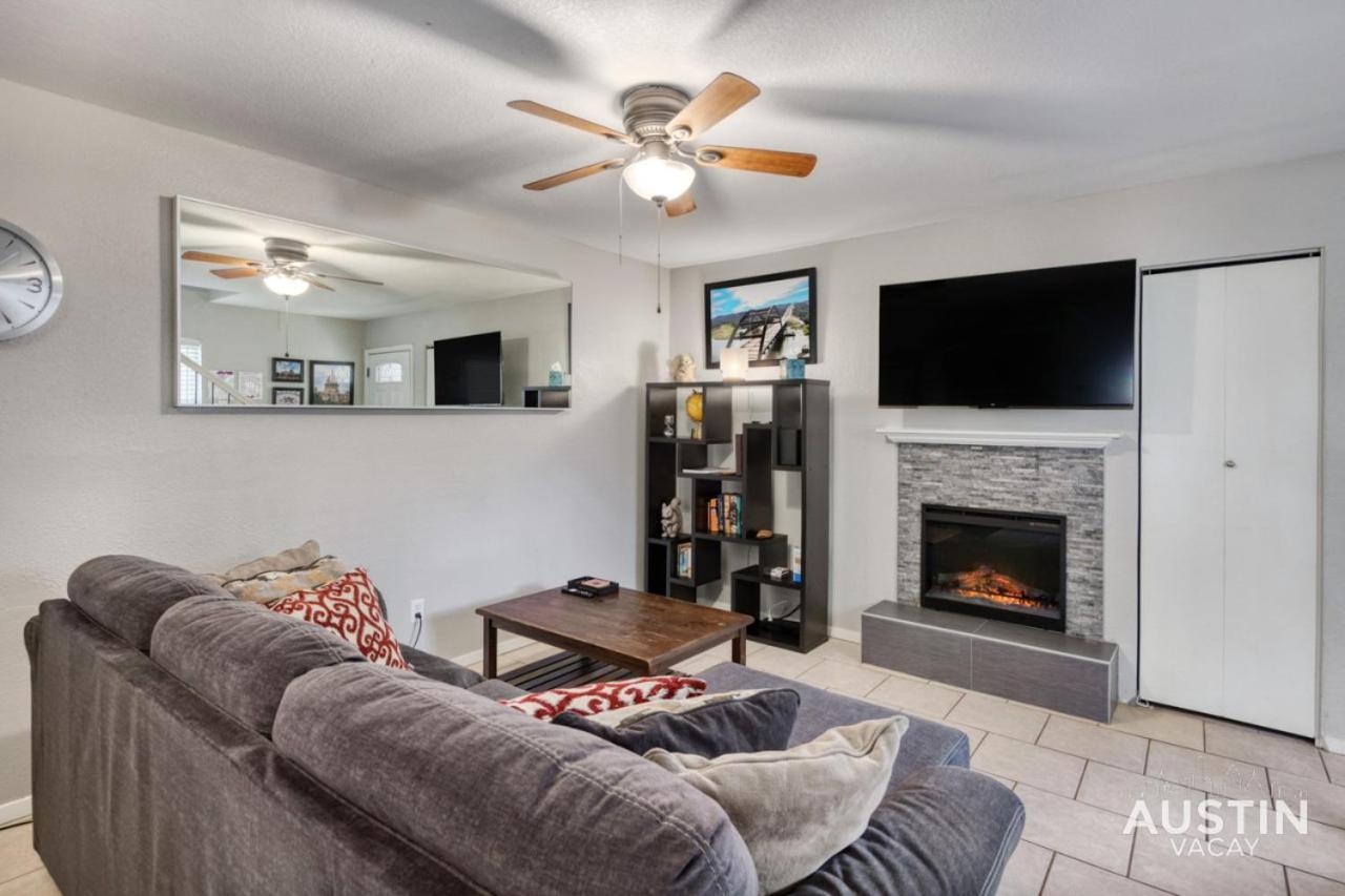 2 Miles To Dt Updated Pet-Friendly Home For Four 오스틴 외부 사진